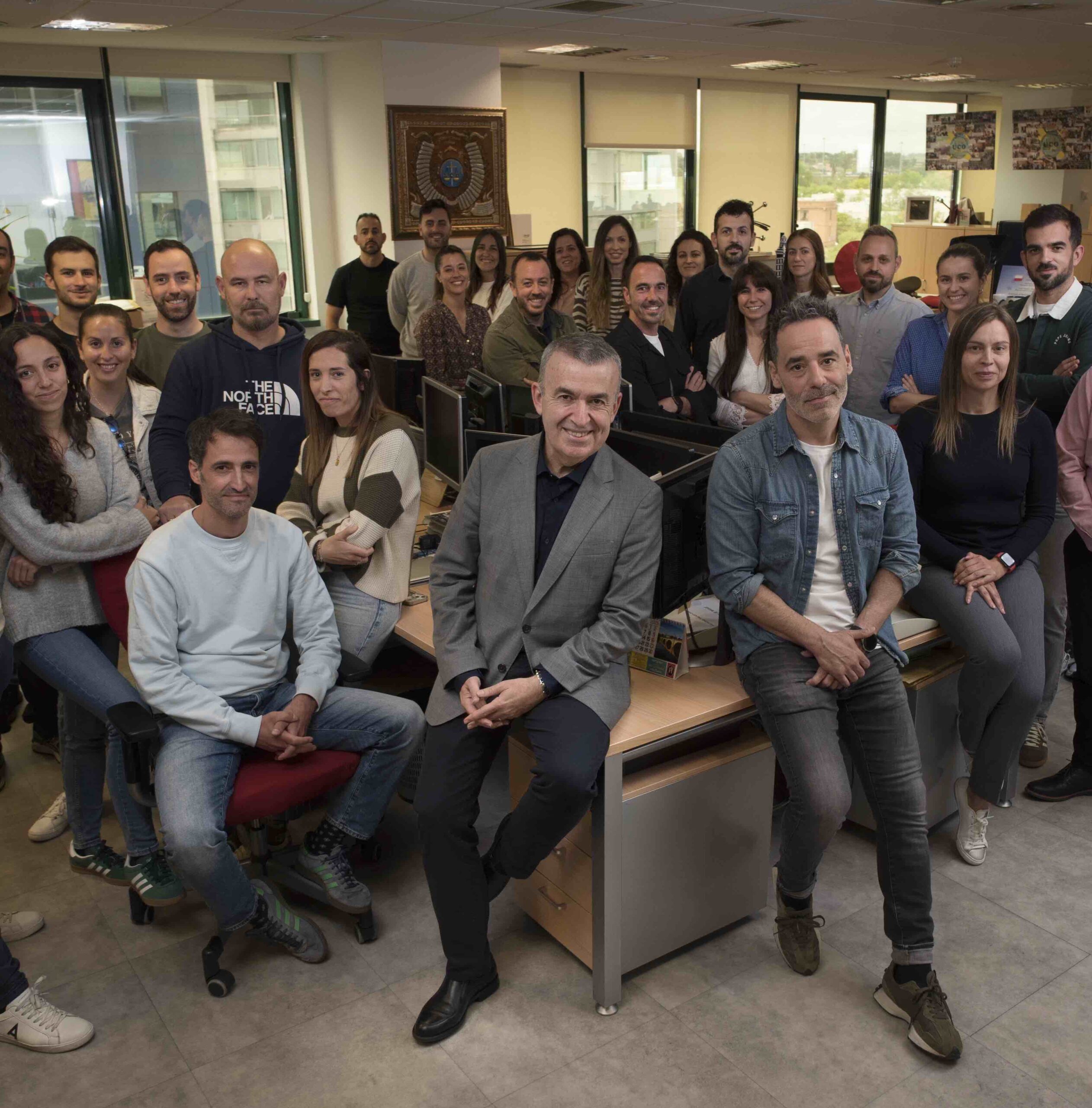 Los auténticos Bevilacqua y Chamorro: los guardias civiles de la UCO que inspiran a Lorenzo Silva dan la cara